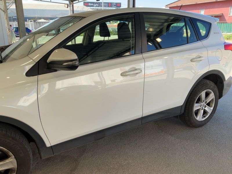 Toyota RAV 4 2.0 D-4D Active 2014 – снимка 4
