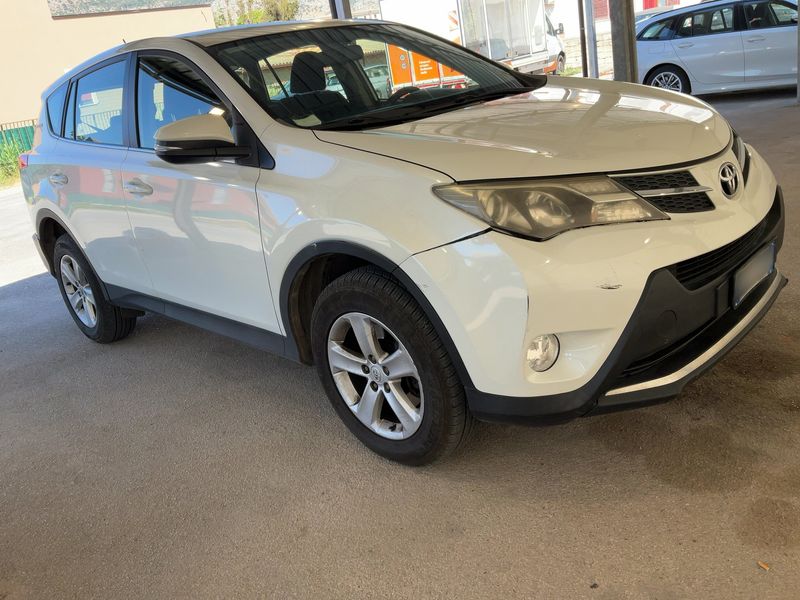 Toyota RAV 4 2.0 D-4D Active 2014 – снимка 12