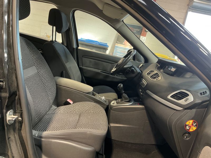 Renault Grand Scenic 1.5 dCi Business 2011 – снимка 3