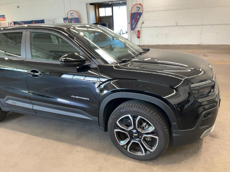 Jeep Avenger electric drive 115 kW Summit Electric 2023 – снимка 12