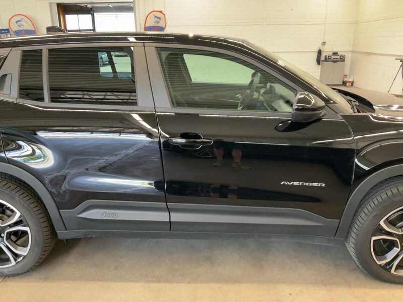 Jeep Avenger electric drive 115 kW Summit Electric 2023 – снимка 10