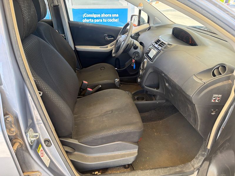 Toyota Yaris 1.4 D-4D Connect 2011 – снимка 16