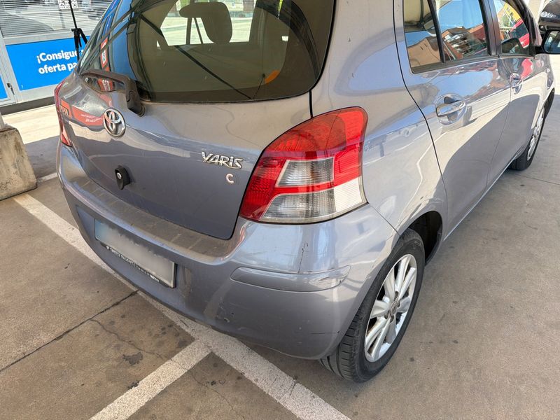 Toyota Yaris 1.4 D-4D Connect 2011 – снимка 27