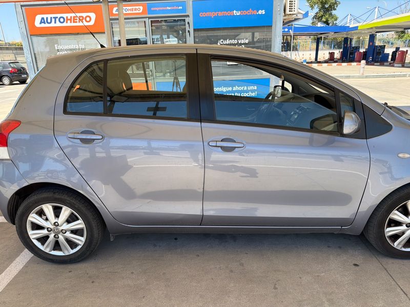 Toyota Yaris 1.4 D-4D Connect 2011 – снимка 10