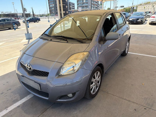 Toyota Yaris 1.4 D-4D Connect 2011 – снимка 2