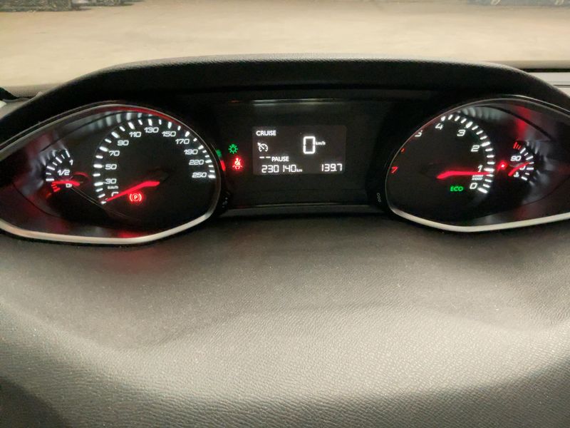 Peugeot 308 1.2 e-THP Active 2015 – снимка 4