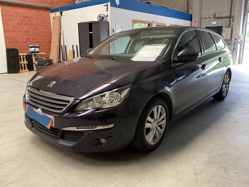 Peugeot 308 1.2 e-THP Active 2015 – снимка 1