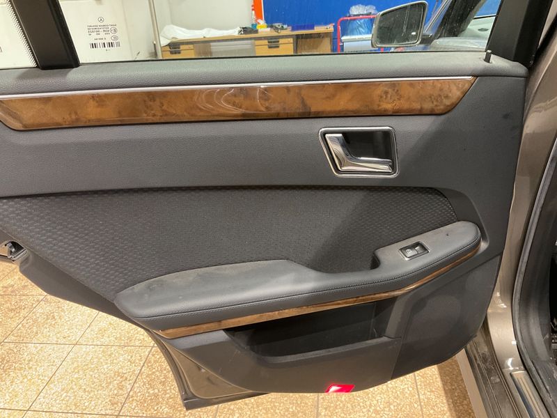 Mercedes-Benz E-Klasse E 200 CGI BlueEfficiency Elegance 2010 – снимка 34