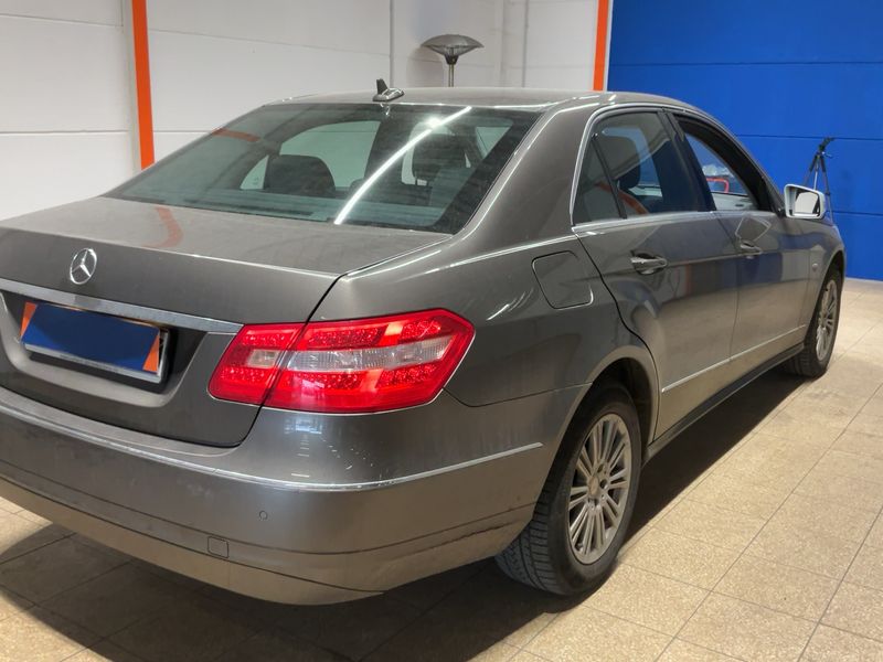 Mercedes-Benz E-Klasse E 200 CGI BlueEfficiency Elegance 2010 – снимка 8