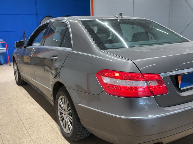 Mercedes-Benz E-Klasse E 200 CGI BlueEfficiency Elegance 2010 – снимка 6