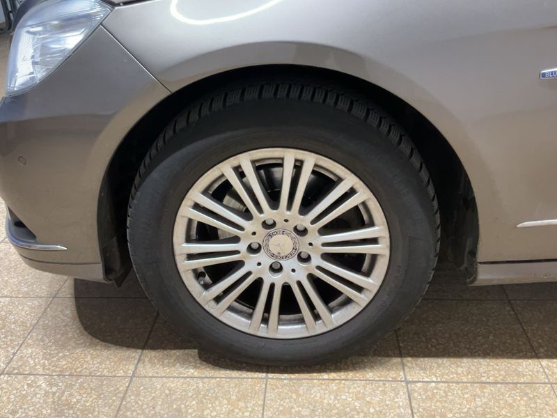 Mercedes-Benz E-Klasse E 200 CGI BlueEfficiency Elegance 2010 – снимка 3