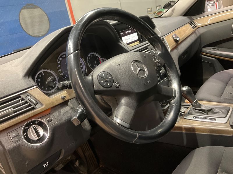 Mercedes-Benz E-Klasse E 200 CGI BlueEfficiency Elegance 2010 – снимка 35