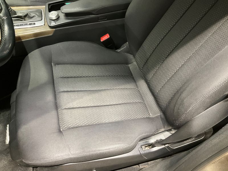 Mercedes-Benz E-Klasse E 200 CGI BlueEfficiency Elegance 2010 – снимка 36