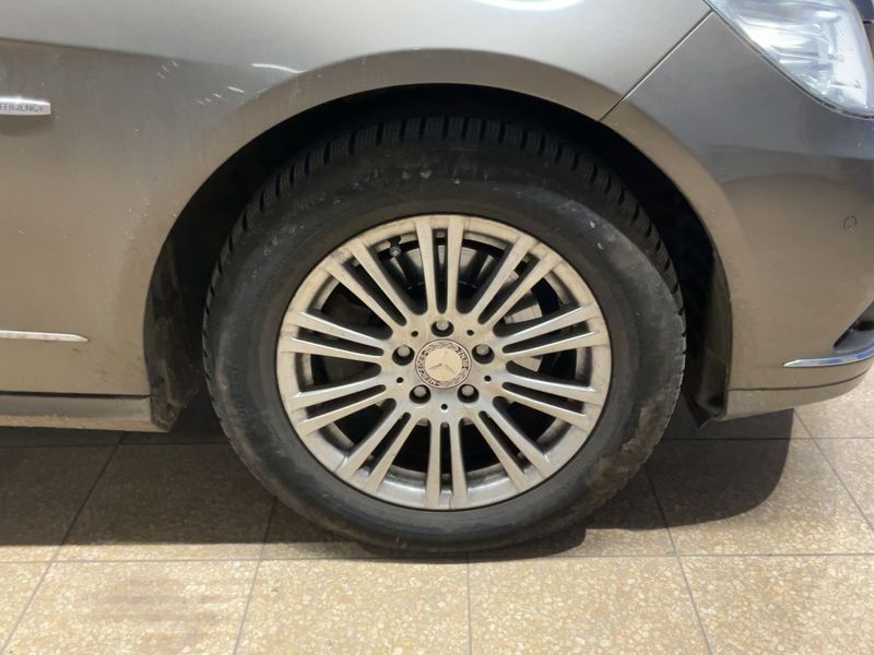 Mercedes-Benz E-Klasse E 200 CGI BlueEfficiency Elegance 2010 – снимка 11