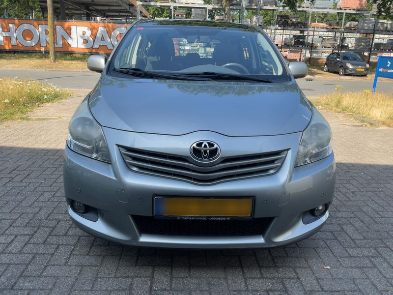 Toyota Verso 2.2 D-4D Sol 2013 – снимка 14