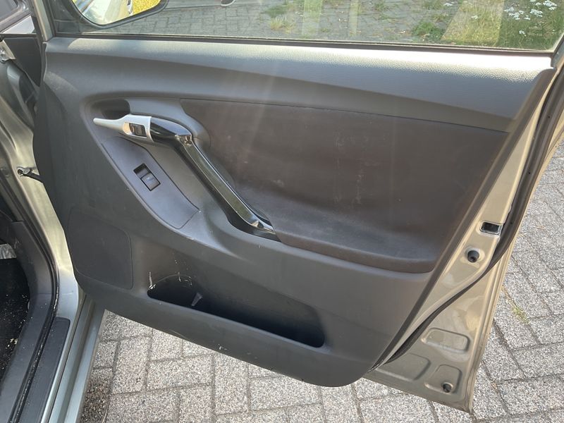 Toyota Verso 2.2 D-4D Sol 2013 – снимка 27