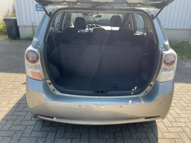 Toyota Verso 2.2 D-4D Sol 2013 – снимка 15