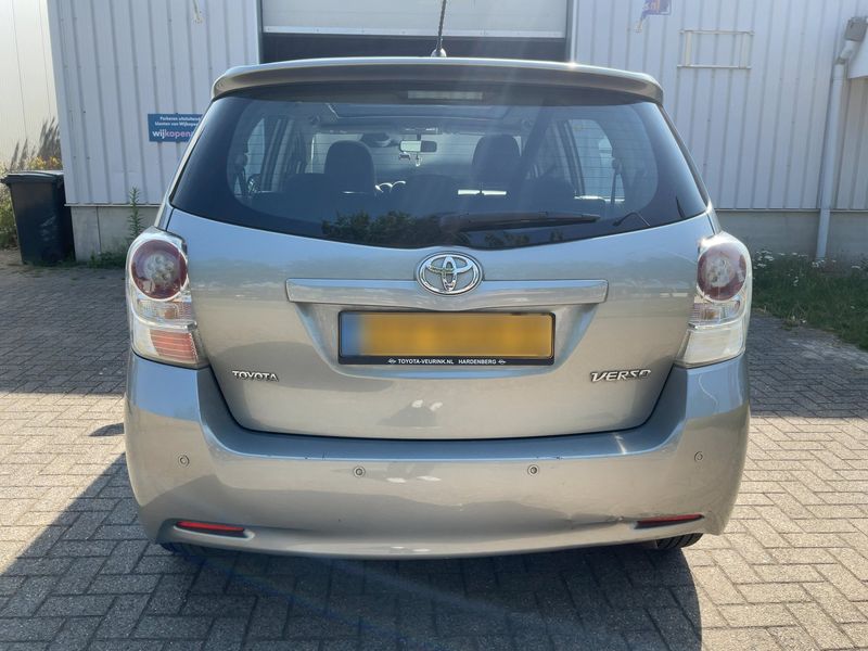 Toyota Verso 2.2 D-4D Sol 2013 – снимка 7