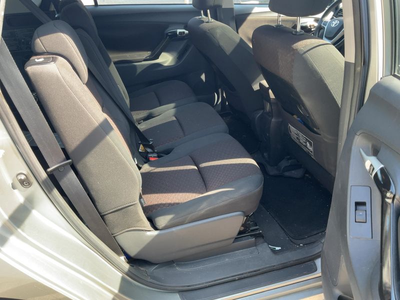 Toyota Verso 2.2 D-4D Sol 2013 – снимка 19
