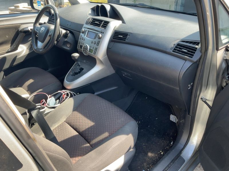 Toyota Verso 2.2 D-4D Sol 2013 – снимка 17