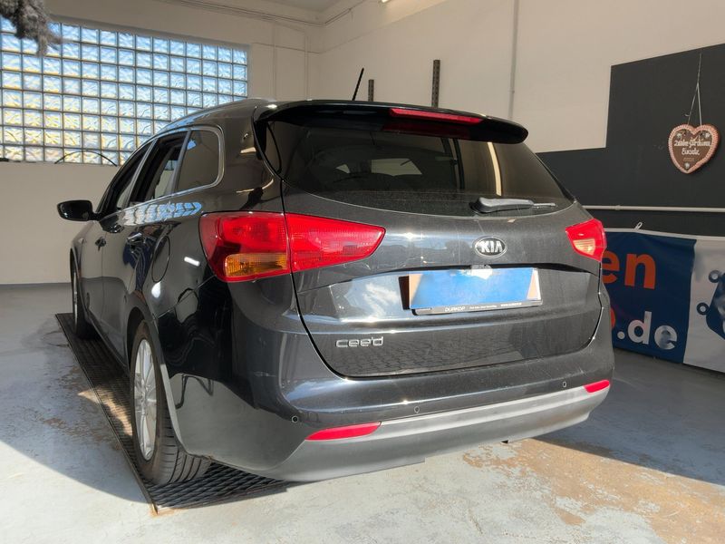 Kia cee'd 1.4 FIFA World Cup Edition 2014 – снимка 6