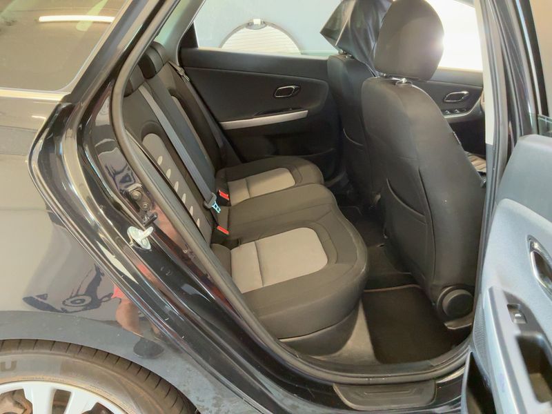 Kia cee'd 1.4 FIFA World Cup Edition 2014 – снимка 20