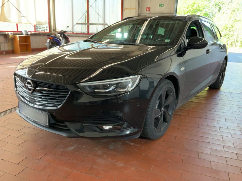 Opel Insignia Sports Tourer 2.0 SIDI Turbo Ultimate Exclusive 4x4 2018 – снимка 1