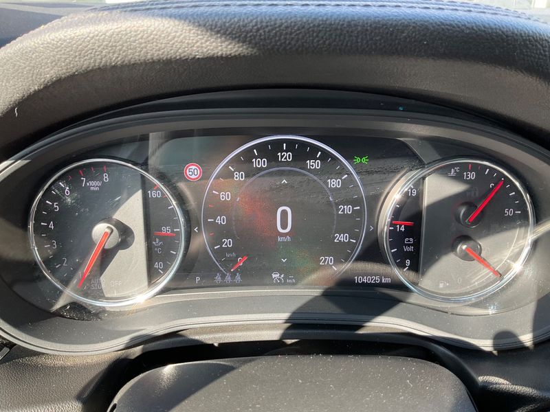 Opel Insignia Sports Tourer 2.0 SIDI Turbo Ultimate Exclusive 4x4 2018 – снимка 18