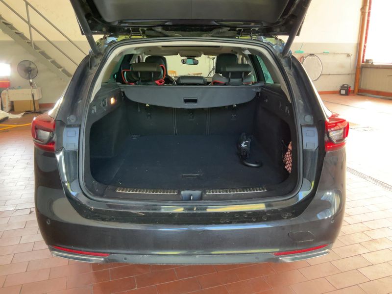 Opel Insignia Sports Tourer 2.0 SIDI Turbo Ultimate Exclusive 4x4 2018 – снимка 15
