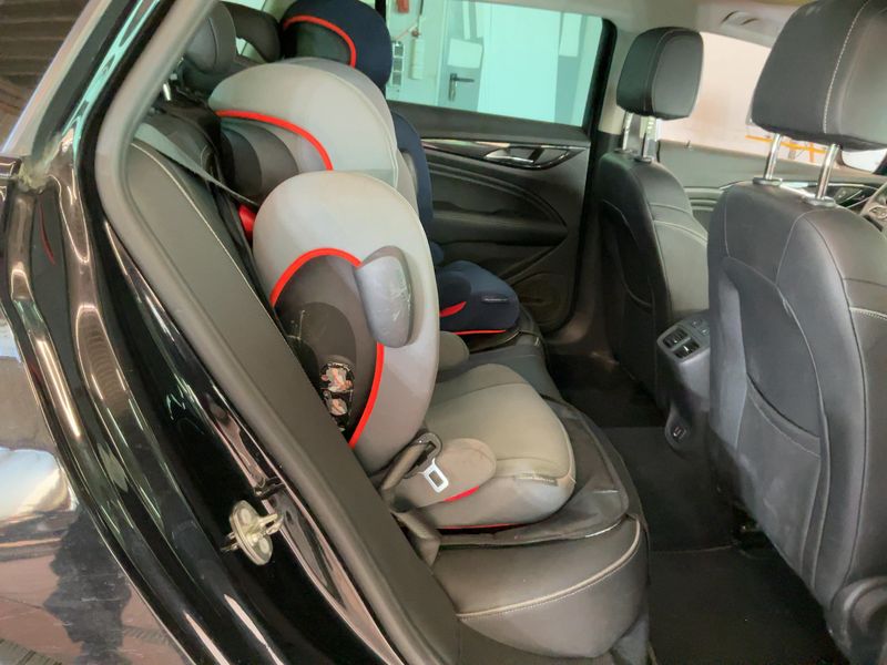 Opel Insignia Sports Tourer 2.0 SIDI Turbo Ultimate Exclusive 4x4 2018 – снимка 19