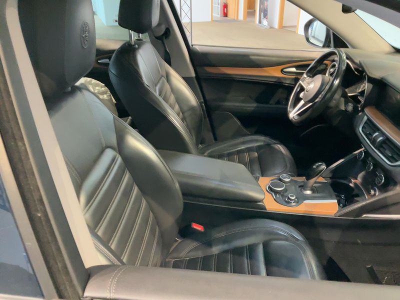 Alfa Romeo Stelvio 2.2 JTDM Lusso Q4 2019 – снимка 17