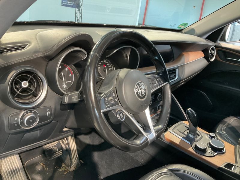 Alfa Romeo Stelvio 2.2 JTDM Lusso Q4 2019 – снимка 28