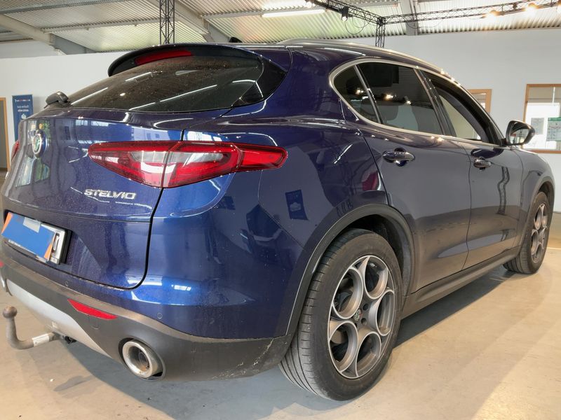 Alfa Romeo Stelvio 2.2 JTDM Lusso Q4 2019 – снимка 8