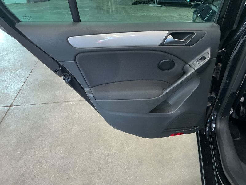 Volkswagen Golf VI 2.0 TDI Match 2012 – снимка на щета 48