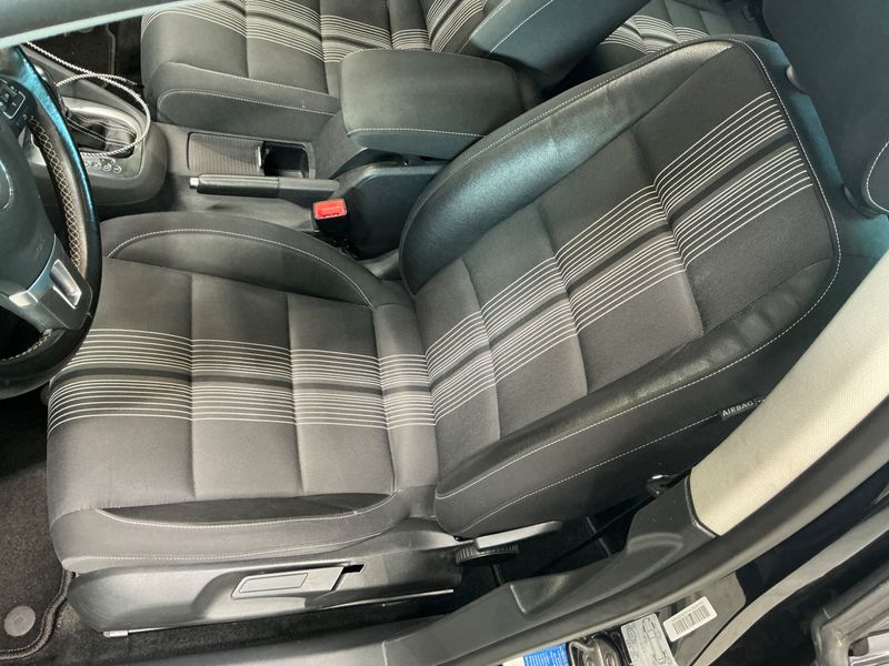 Volkswagen Golf VI 2.0 TDI Match 2012 – снимка на щета 50