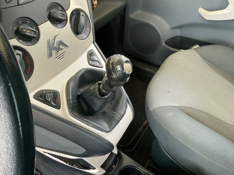 Ford Ka 1.3 TDCi Titanium+ 2010 – снимка 25
