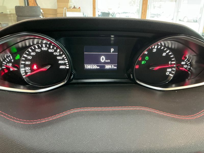 Peugeot 308 2.0 Blue-HDi GT 2016 – снимка 19