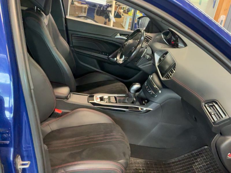 Peugeot 308 2.0 Blue-HDi GT 2016 – снимка 17