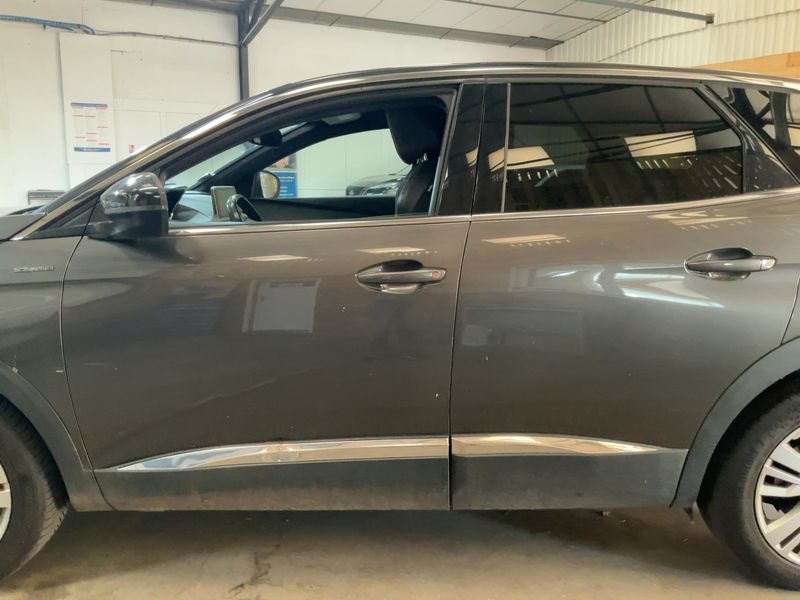 Peugeot 3008 1.5 Blue-HDi GT Line 2018 – снимка 4