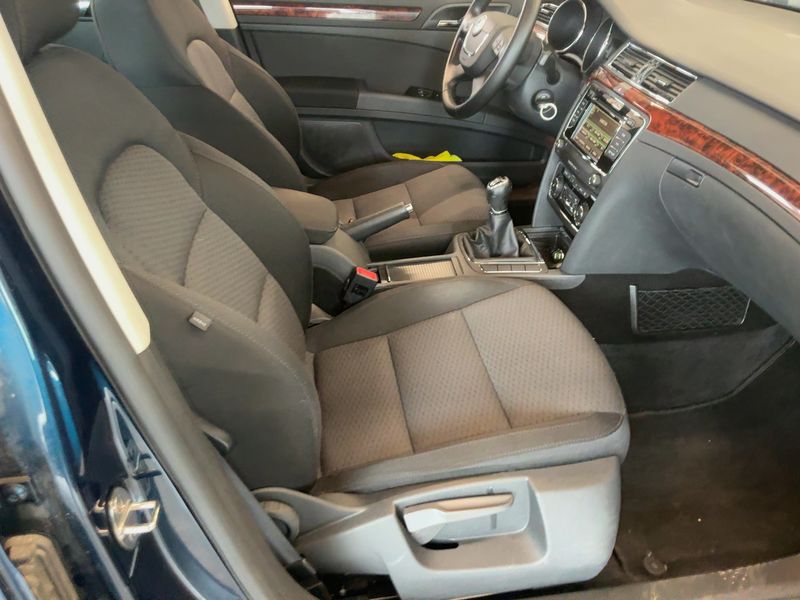 Skoda Superb 2.0 TDI Elegance 2013 – снимка 17