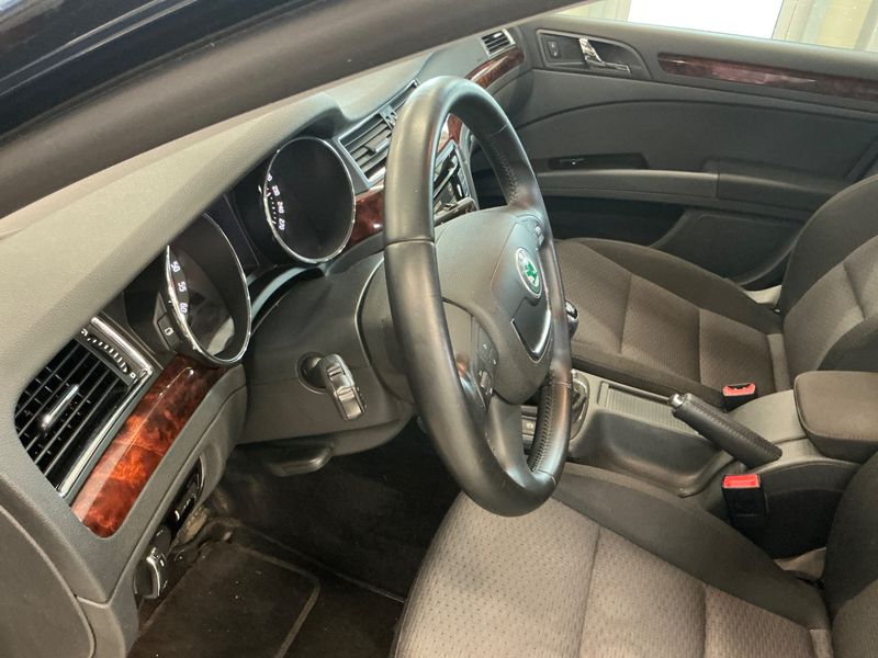 Skoda Superb 2.0 TDI Elegance 2013 – снимка 30