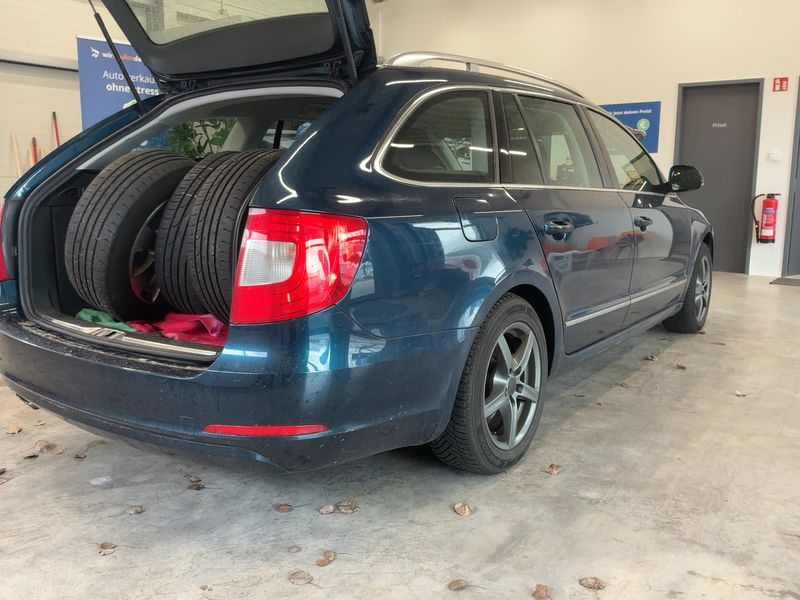 Skoda Superb 2.0 TDI Elegance 2013 – снимка 8