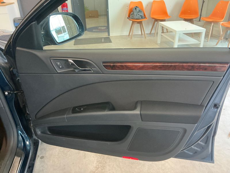 Skoda Superb 2.0 TDI Elegance 2013 – снимка 35