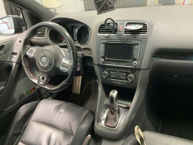 Volkswagen Golf VI 2.0 TSI GTI 2011 – снимка 18