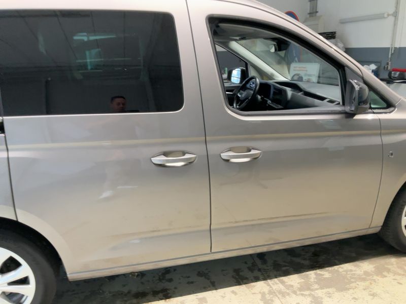 Volkswagen Caddy 2.0 TDI Life 2021 – снимка на щета 10