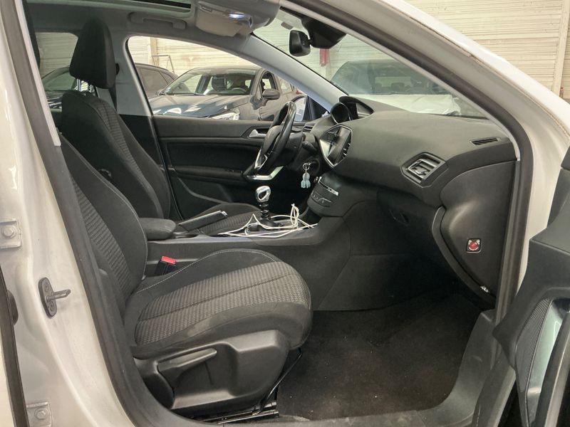 Peugeot 308 1.6 Blue-HDi Style 2017 – снимка 3