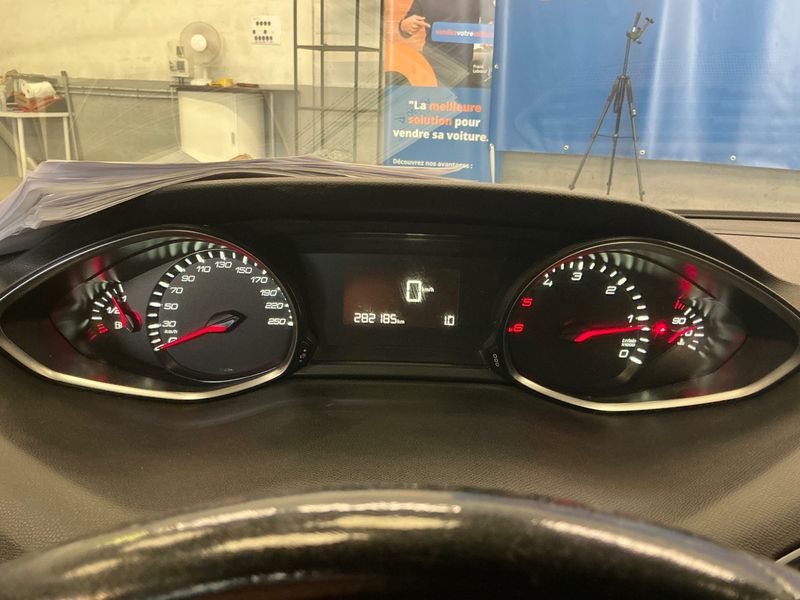 Peugeot 308 1.6 Blue-HDi Style 2017 – снимка 4