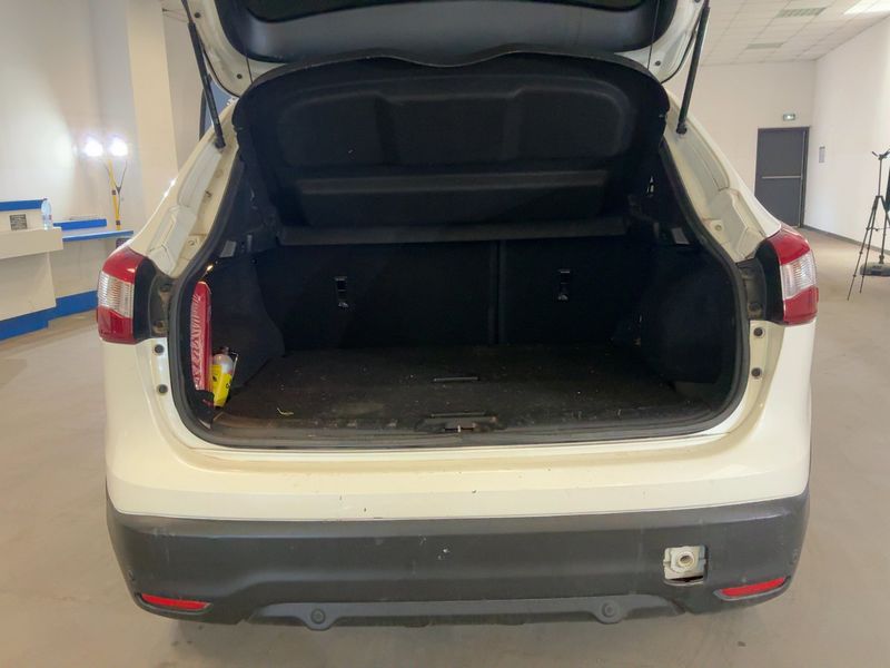 Nissan Qashqai 1.6 dCi Tekna 2016 – снимка 15