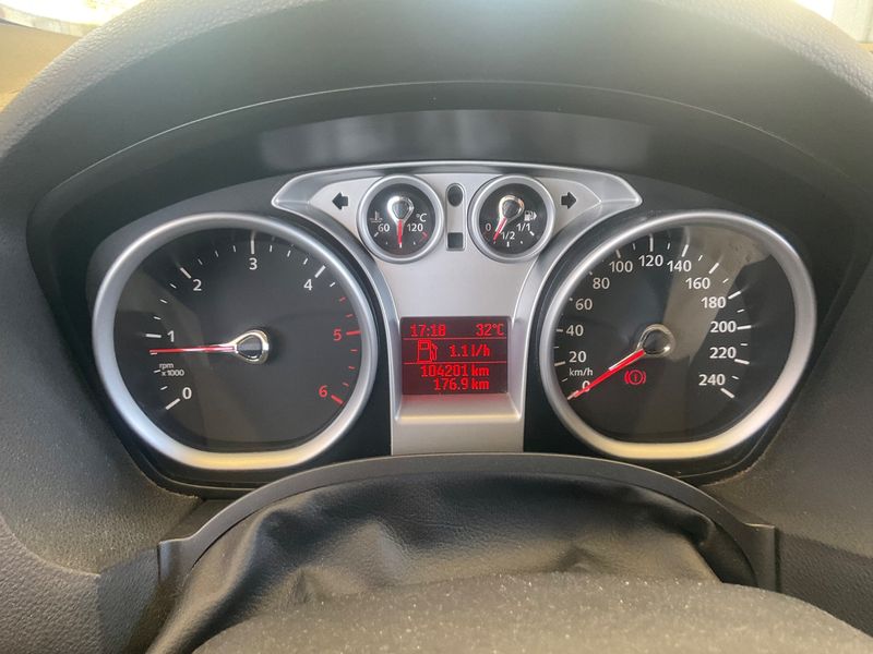 Ford Kuga 2.0 TDCi Trend 2010 – снимка 18