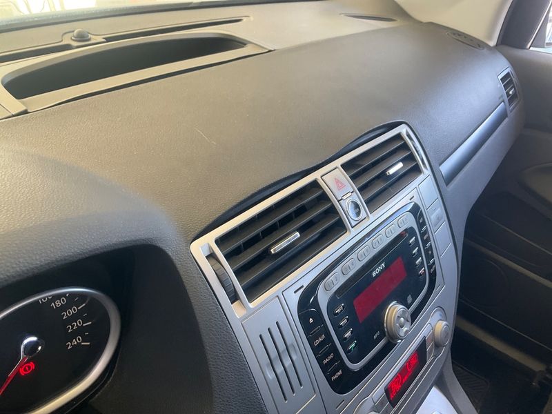 Ford Kuga 2.0 TDCi Trend 2010 – снимка 23